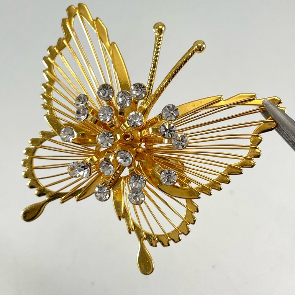 Vintage Monet Gold Tone Rhinestone Butterfly Brooch Exquisite Stunning Elegant